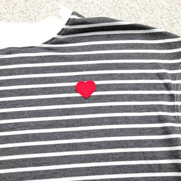 ✨SHEIN EZwear Striped Print Heart Patched Batwing Sleeve Tee✨ - Picture 2 of 6